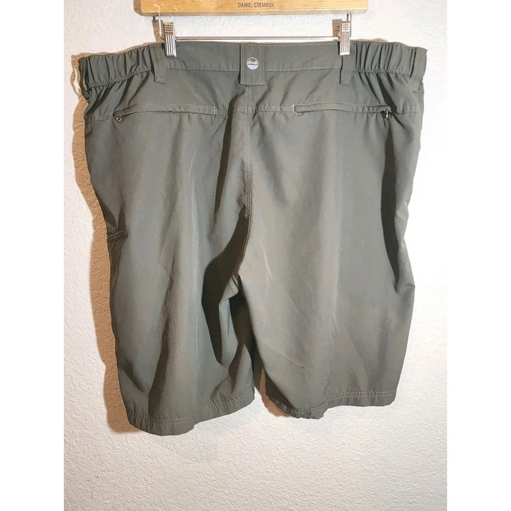 Wrangler Mens Shorts, Green, Size 44, Zip Pockets, Inseam‎ 10 In, Flat Front